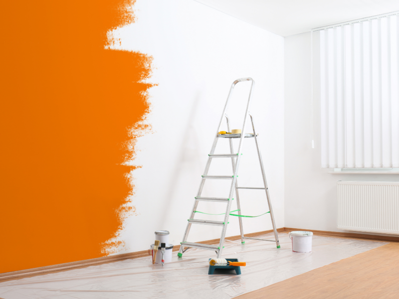 Mur-demi-peint-orange